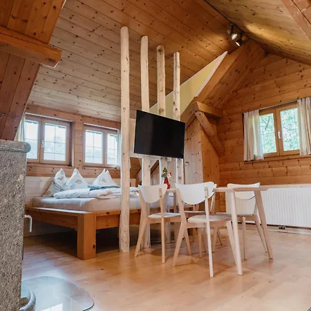 Vogihaisl Apartman *